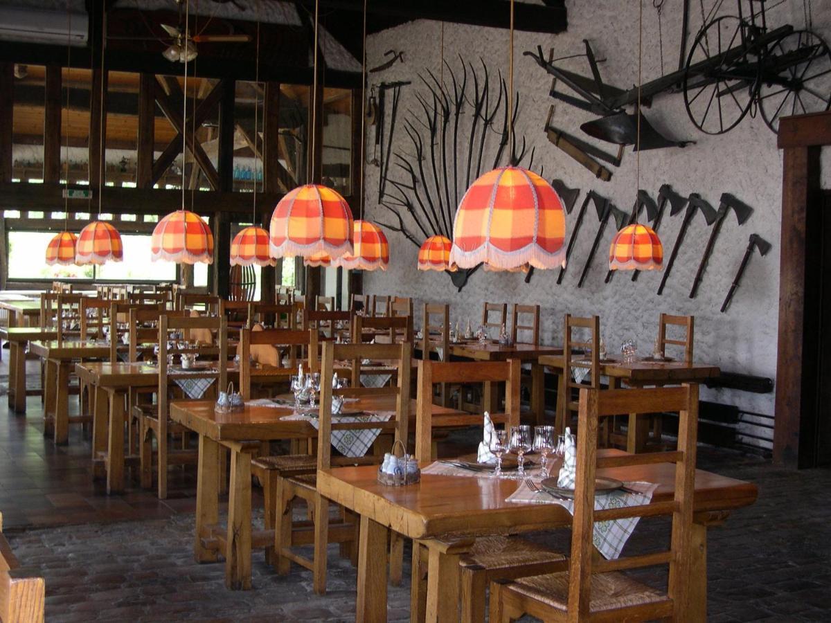 Logis Hotel Relais Paris Bale - Restaurant La Mangeoire Montieramey Εξωτερικό φωτογραφία