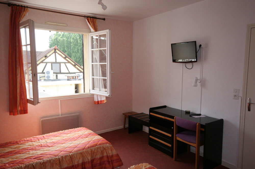 Logis Hotel Relais Paris Bale - Restaurant La Mangeoire Montieramey Εξωτερικό φωτογραφία