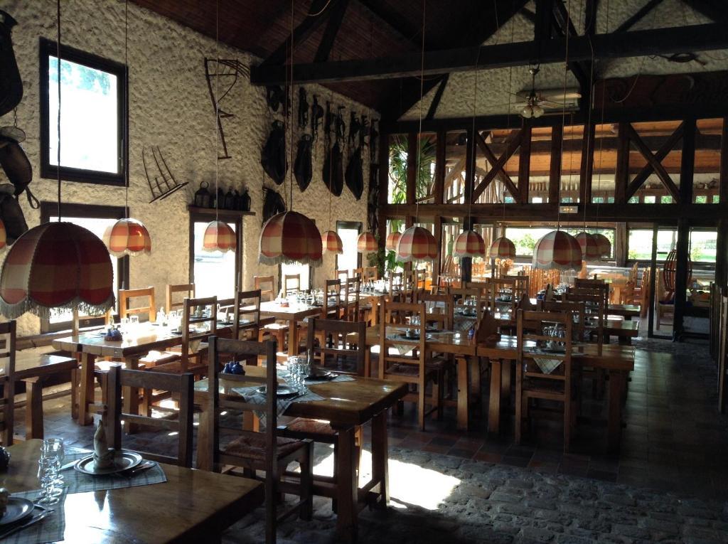 Logis Hotel Relais Paris Bale - Restaurant La Mangeoire Montieramey Εξωτερικό φωτογραφία