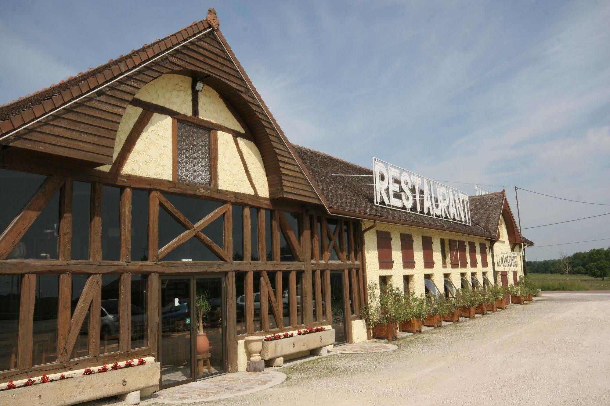 Logis Hotel Relais Paris Bale - Restaurant La Mangeoire Montieramey Εξωτερικό φωτογραφία